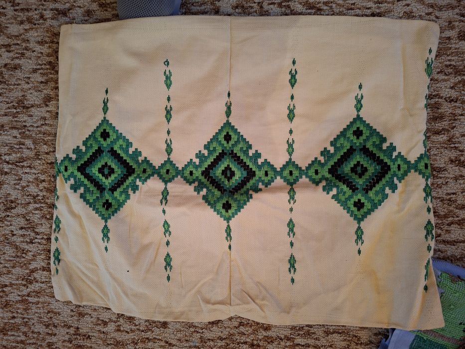 Възглавки, ръчна изработка, битови черги