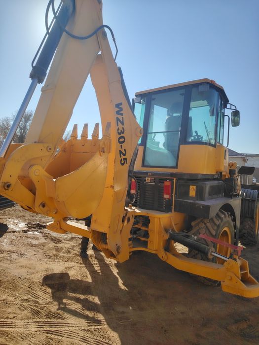 Экскаватор погрузчик