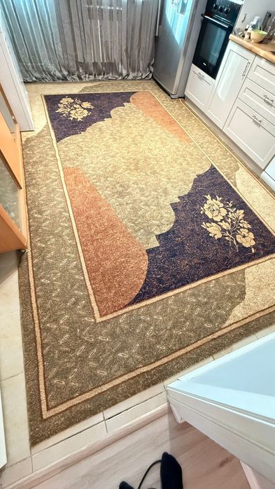 Ковёр             .