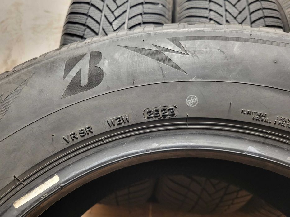 245/65/17 Bridgestone / джип зимни гуми