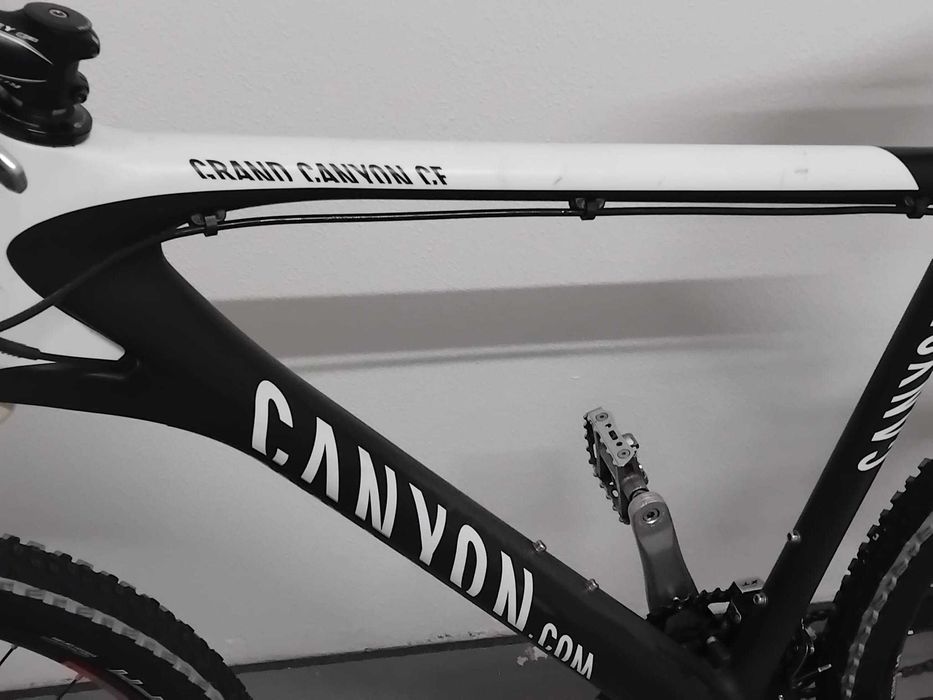 Mountainbike Gran Canyon cu cadru Carbon
