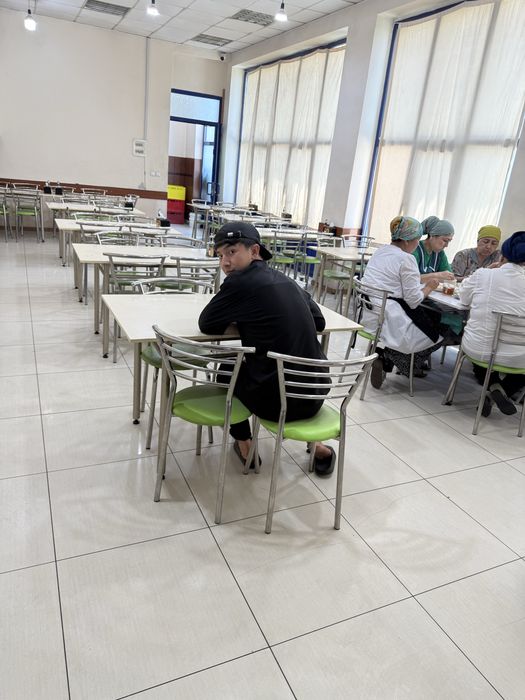 Кафе ресторан ва чойхоналар учун столлар сотилади