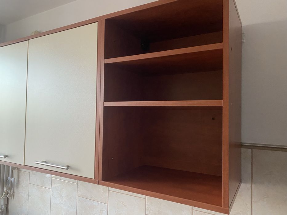 Mobila bucatarie utilata cu hota, plita pe gaz si ghiuveta