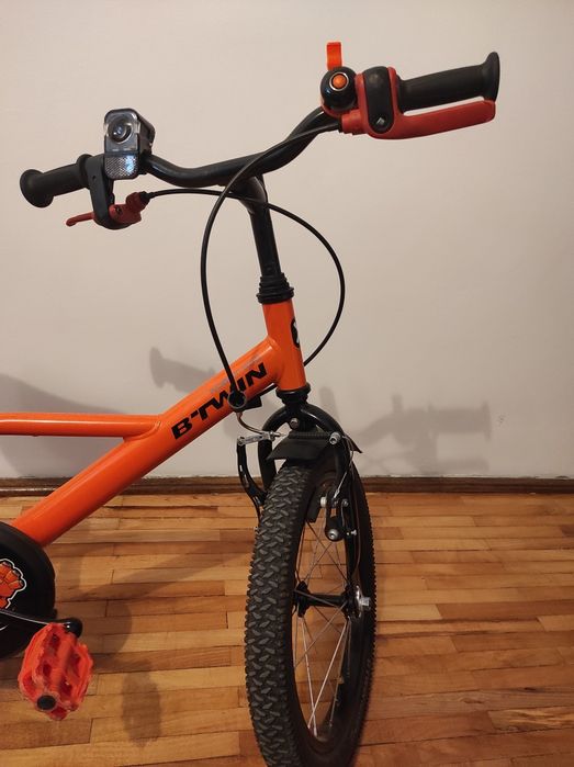 Bicicletă copii b'twin 16 inch, stare foarte bună, cu accesorii
