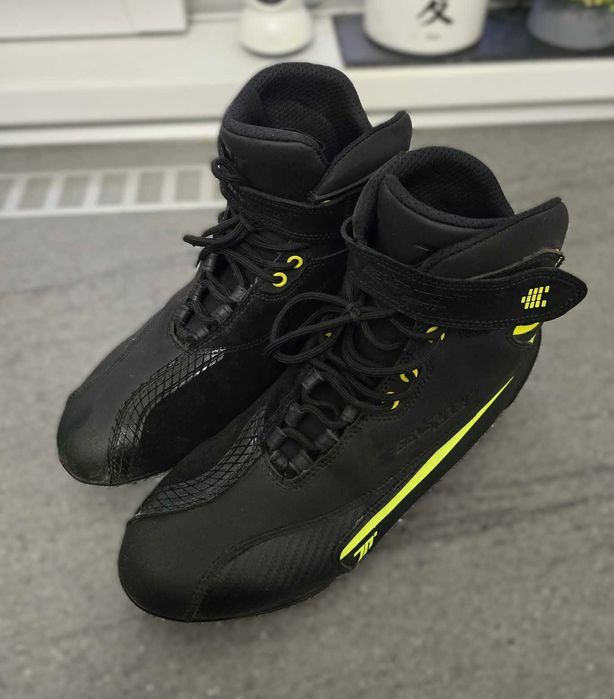 Echipament moto (casca + bocanci + geaca)