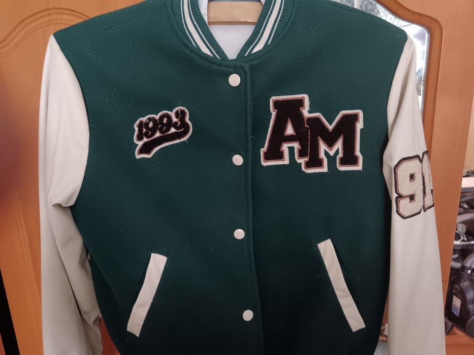 Продам бомбер б/у