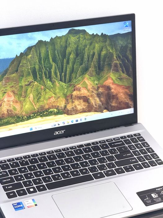 Продам ноутбук 2026 года в полном комплекте