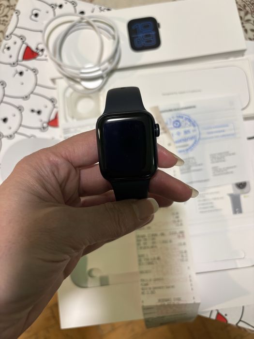 Apple watch se3 midnight alumin case S|M men 94 40 mm, GPS, WLAN, пулс