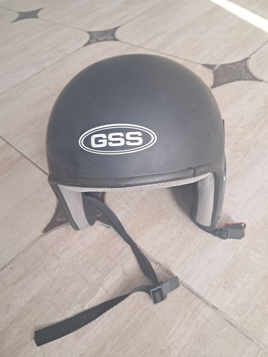 Мотошлем для скутера мопеда мотоцикла.