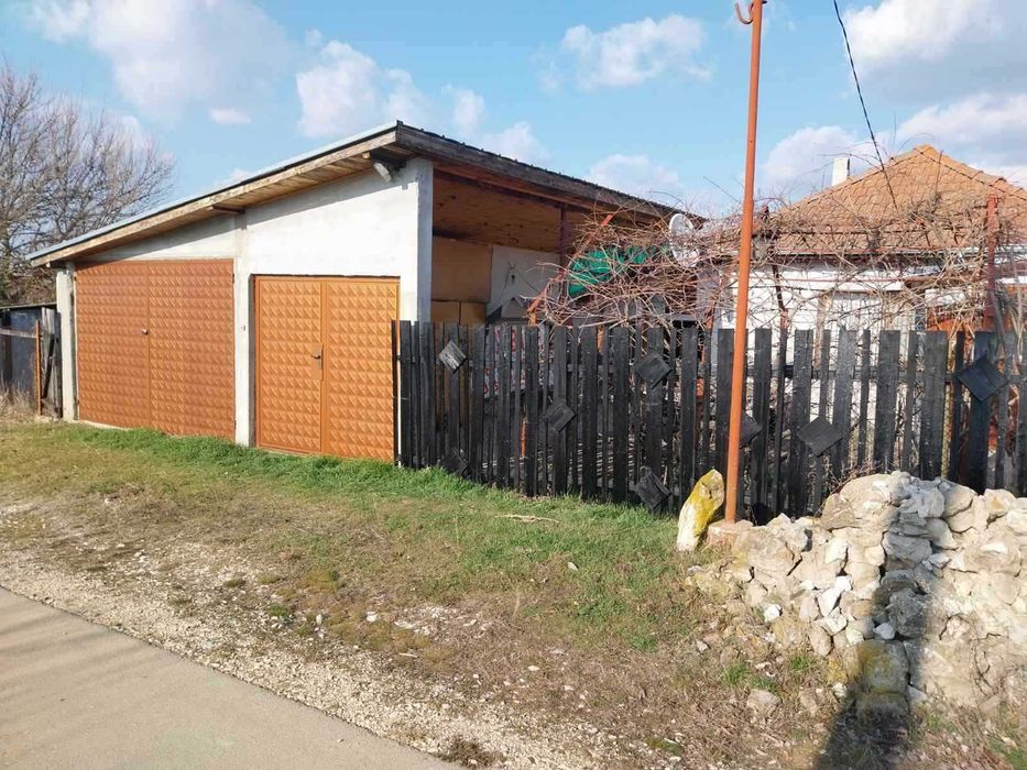 Продавам къща в с.Сърпово