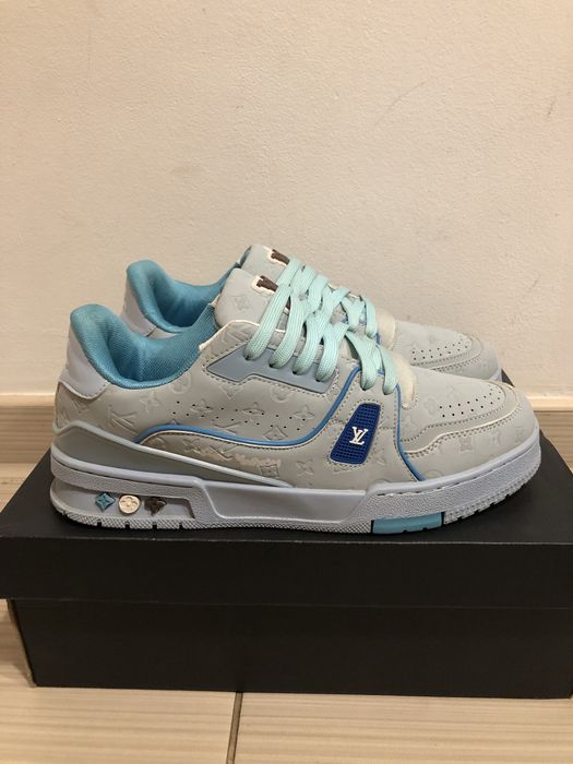 Lv trainer baby blue