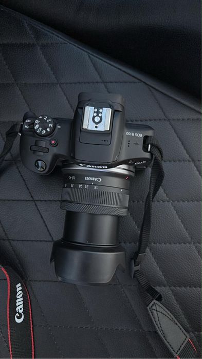 Canon eos R100 RF 18-45