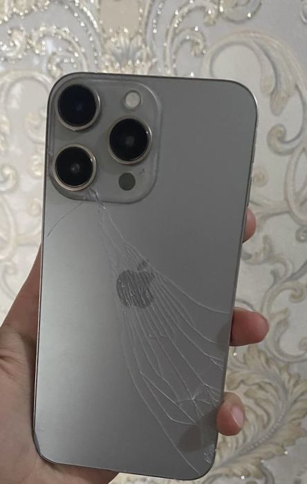 iPhone xr 15 pro korpusi qoyilgan