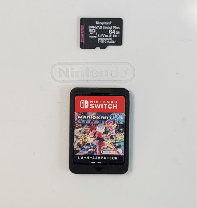 Игрова конзола Nintendo Switch OLED + игра Mario Kart 8 Deluxe + 64GB карта