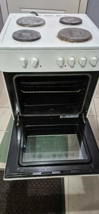 Продам электрическую плиту