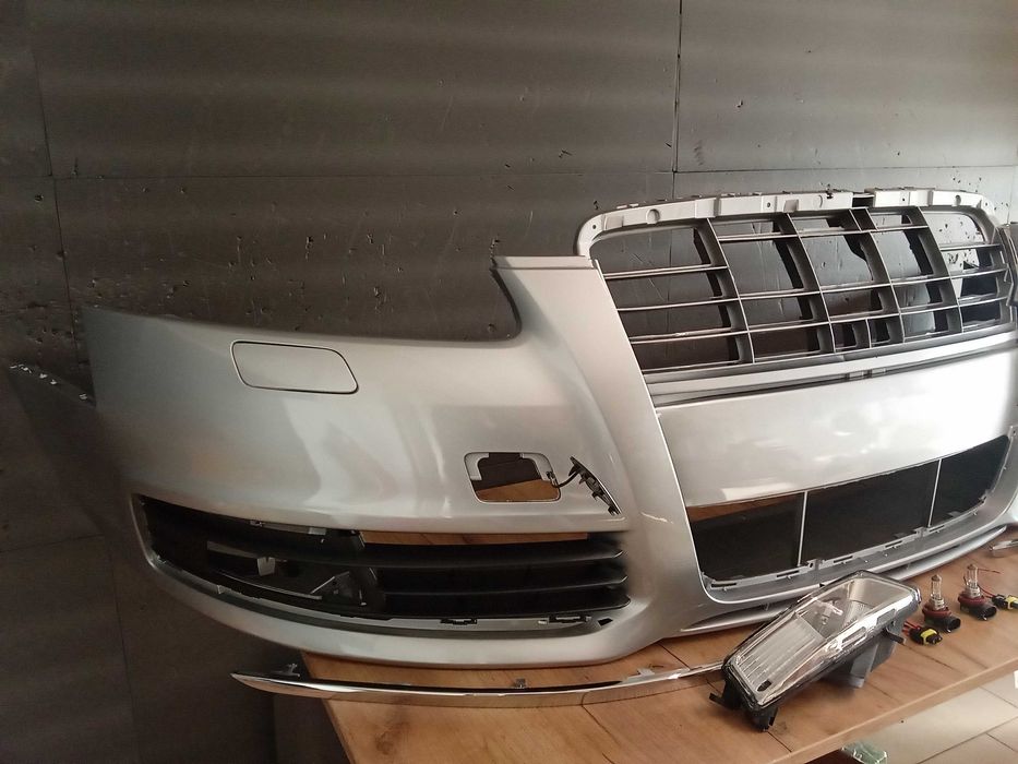 Pachet Bara fata,Proiectoare,Becuri,Audi A6 2008-2010 Argintiu LY7W