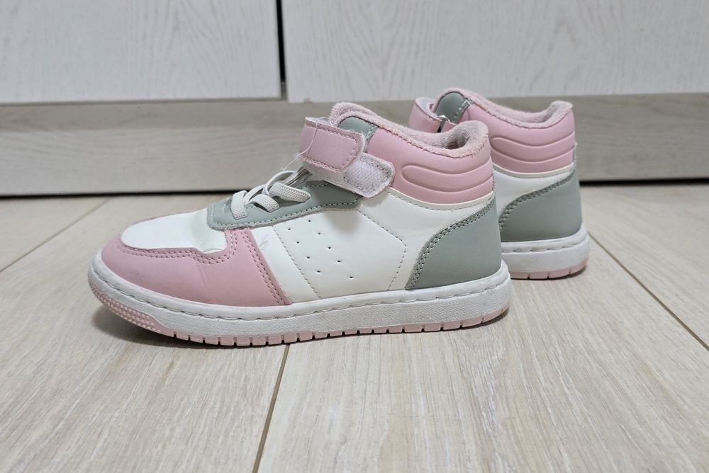 Кроссовки утепленные на девочку 31 размер