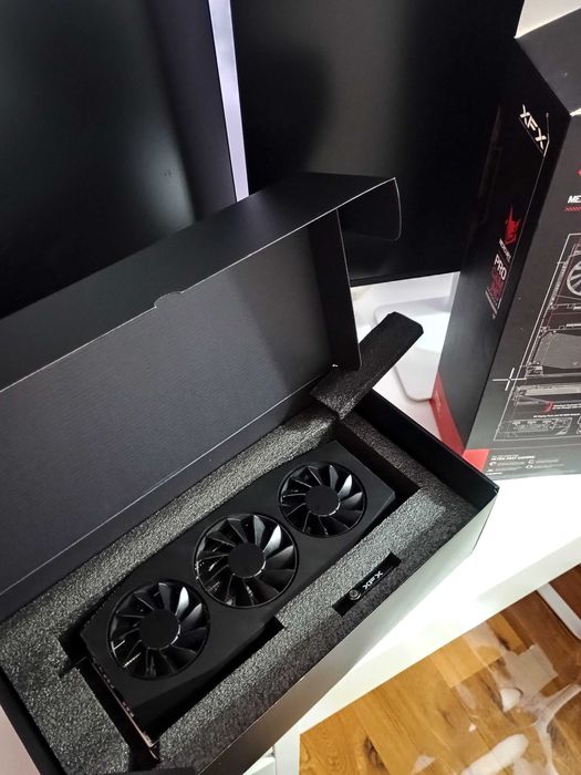 Placa Video XFX Mercury RX 9060XT 16GB 3x Fans