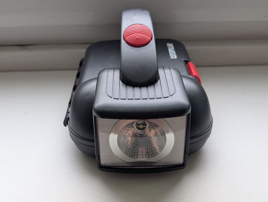 фонарик/набор инструментов Caterpillar