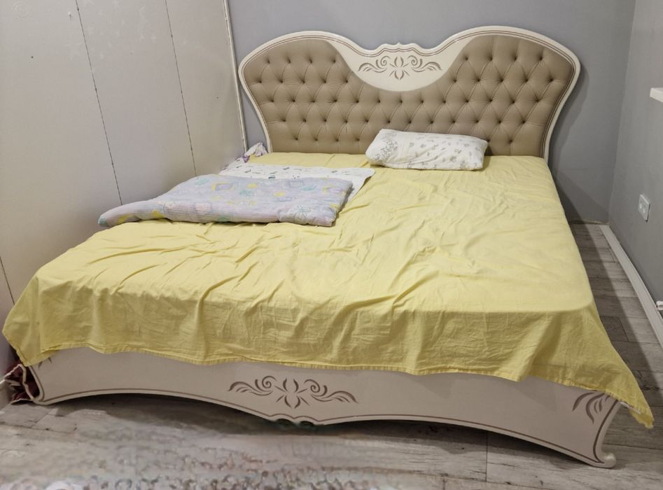 Продаётся турецкий спальный гарнитур