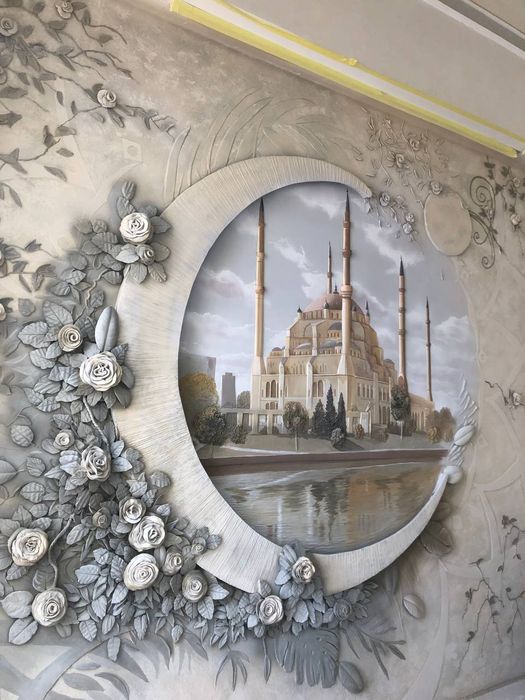 Художник  Барелиеф на стен