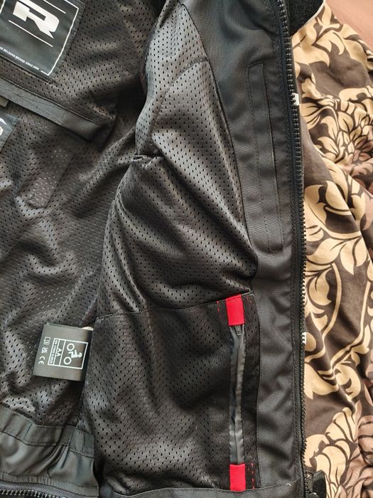 Кожено яке за мотор с гърбица Richa Stradale