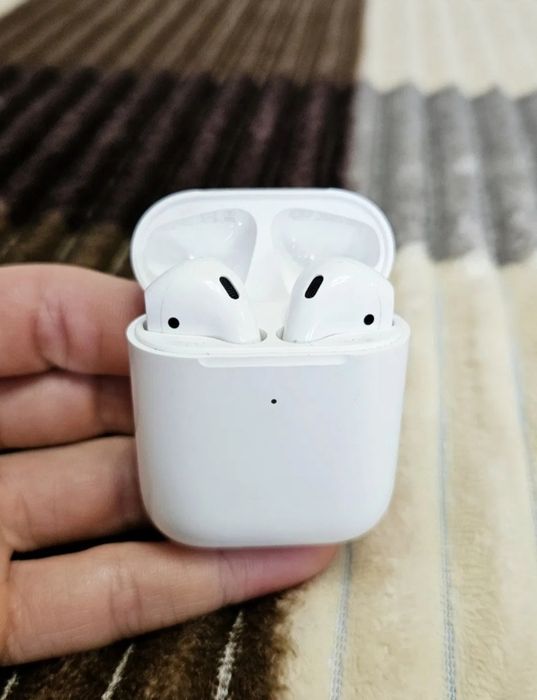 Продам оригинал Эйрподс 2