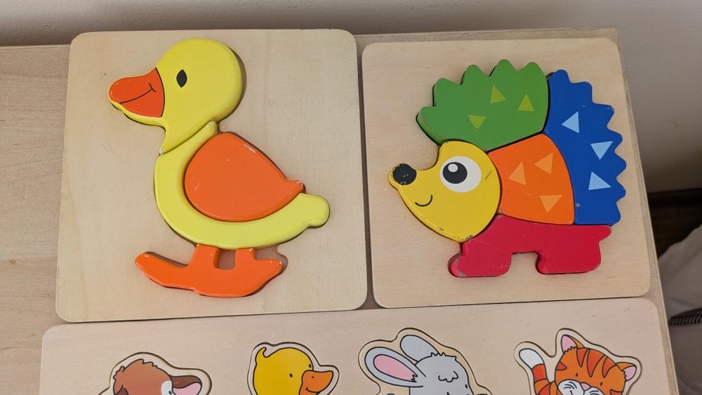 Лот дървени играчки и пъзели
