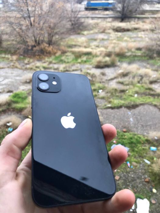 Продам айфон 12 срочна