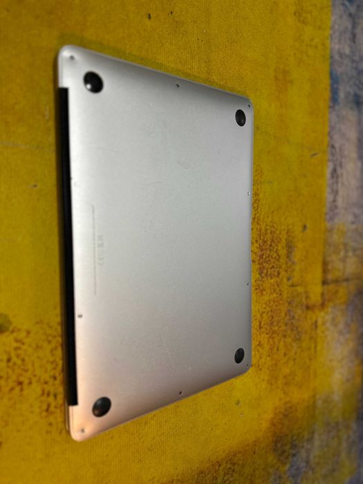 Apple Macbook 2013, big sur, 932 cicluri, i5 , 4gb, ssd 128