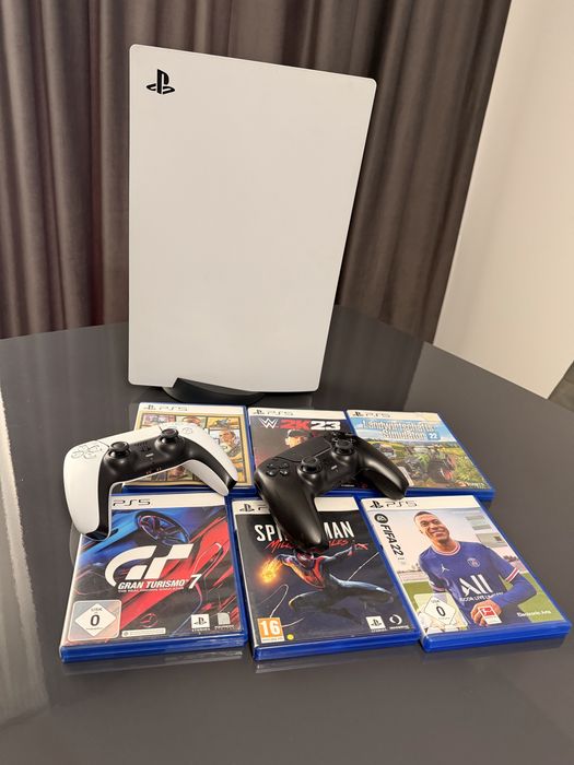 PlayStation 5 (PS5) + 2 controlare si 6 jocuri