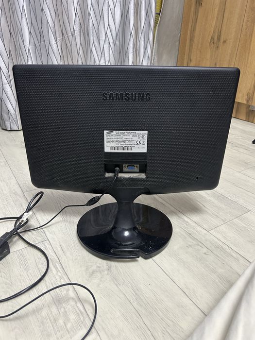 Монитор Samsung S19A100N