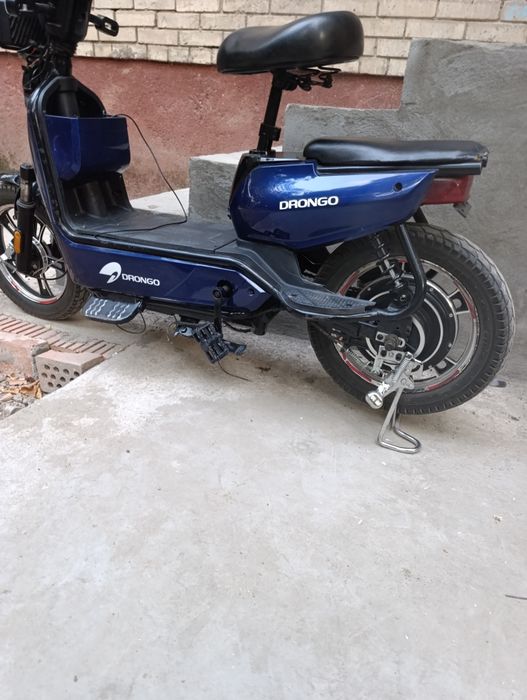 Скутер электро сотилади