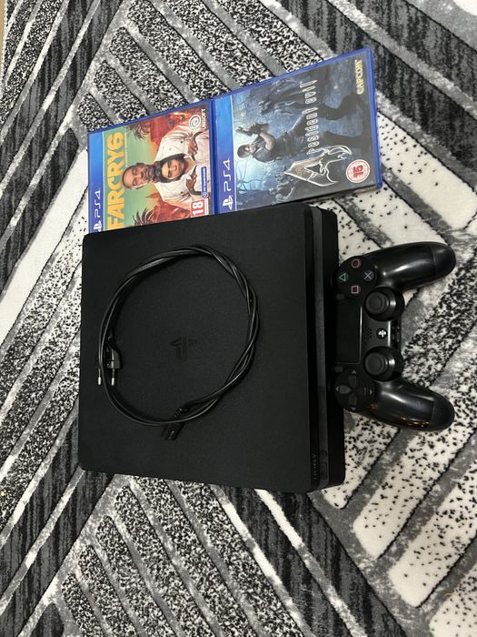 Vand ps 4 slim ca nou