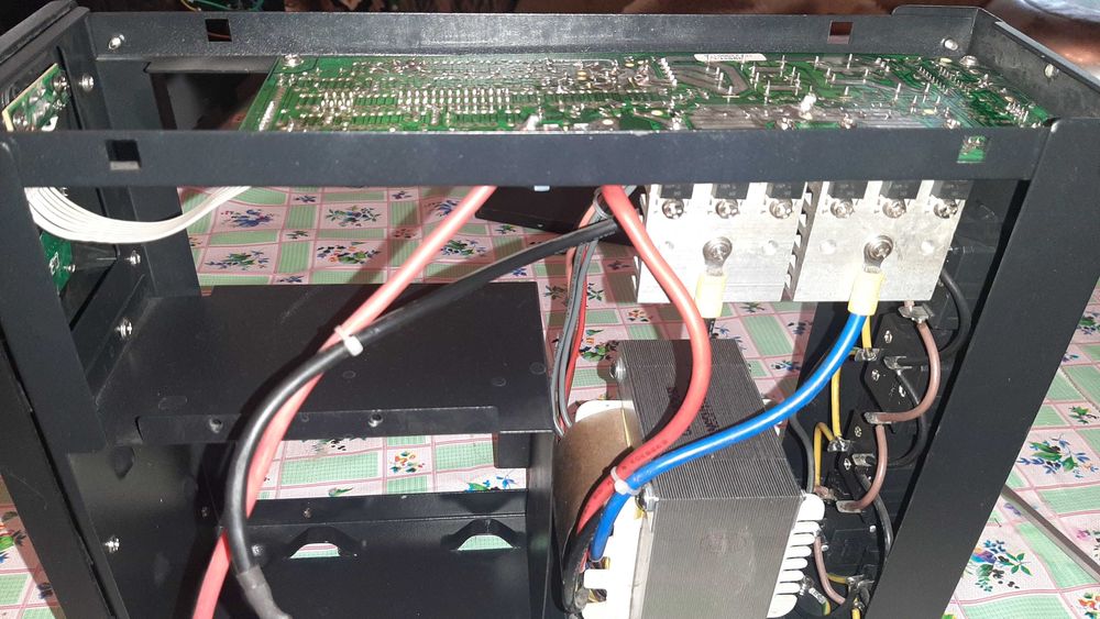 Бесперебойник SVC V-1500 LCD usb