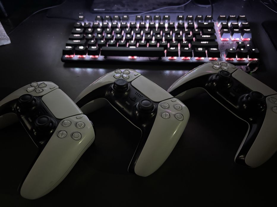 джойстик PS5 (DualSense)