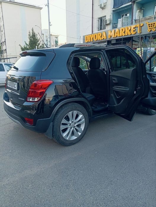 Avtomobil sotiladi tracker 1