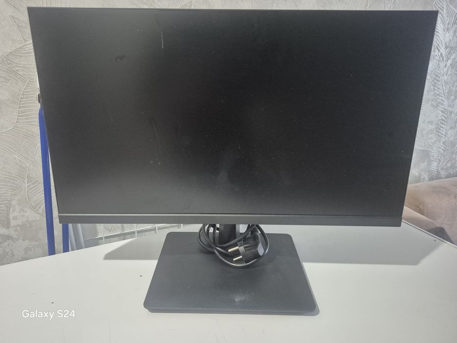 Продам новый монитор