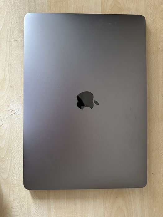 Macbook Pro 2018 года 13-inch  8/256GB