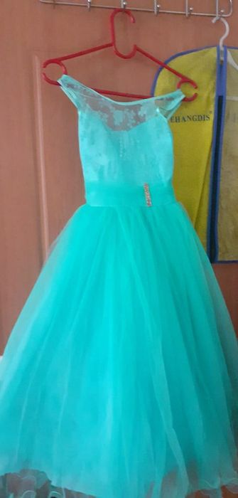 Нарядные платья на 9- 10 лет