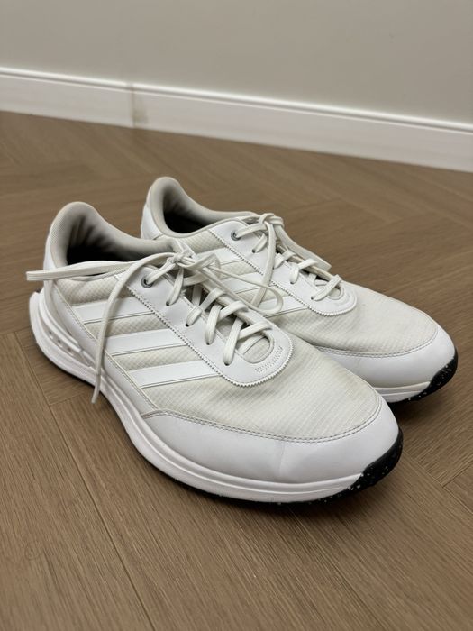 Продам мужские кроссовки adidas
