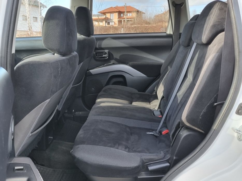 Vand Mitsubishi Outlander motor 2.2 diesel 4x4 la buton an 2009 inmatr