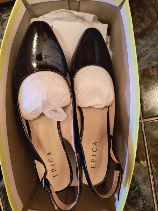 Vând trei perechi de pantofi de piele de ocazie - împreună sau separat