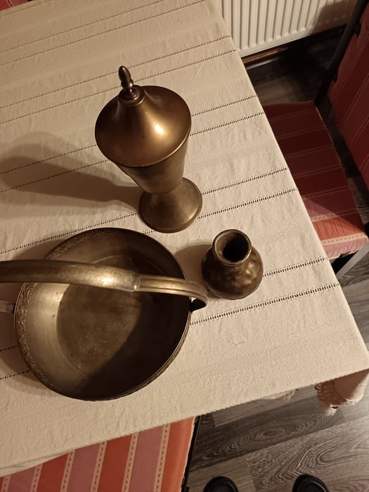 Diferi obiecte  din bronz.