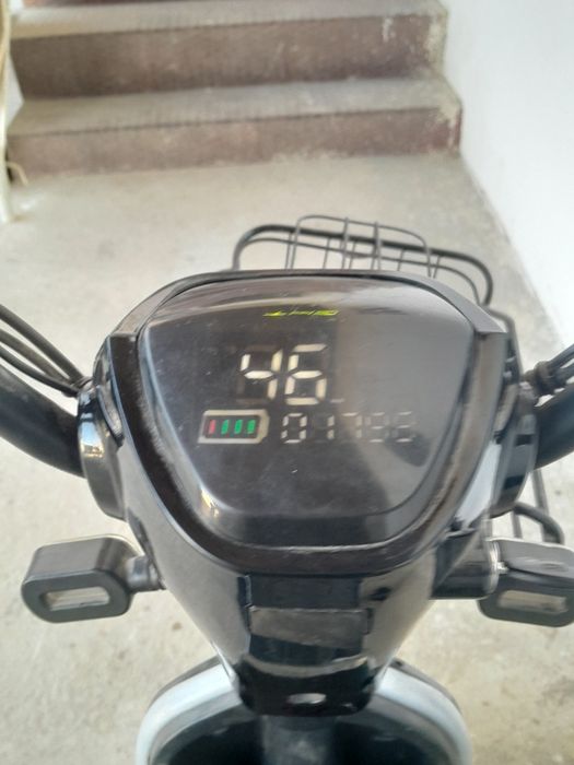 Skuter narhi 180000