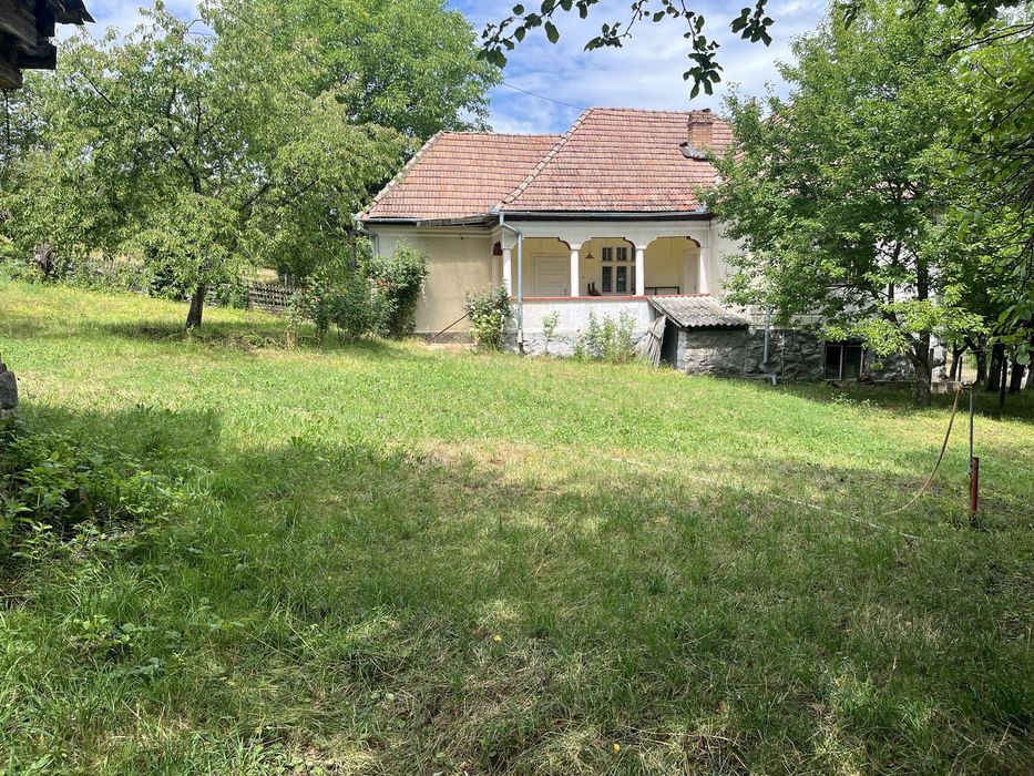 Vand casa plus gradina 68 ari