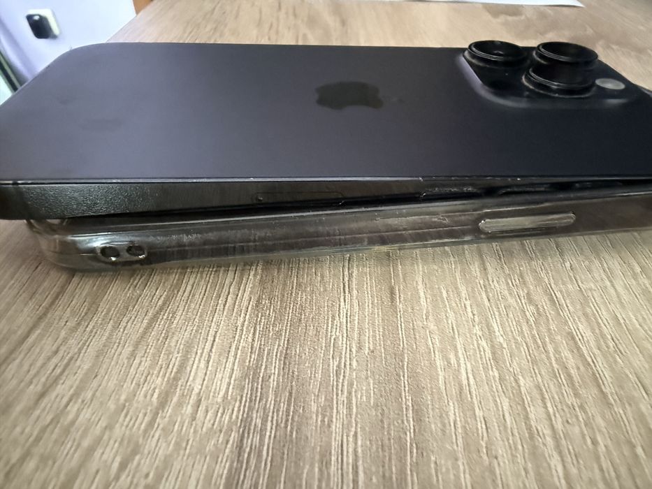 Продавам iphone 14 pro