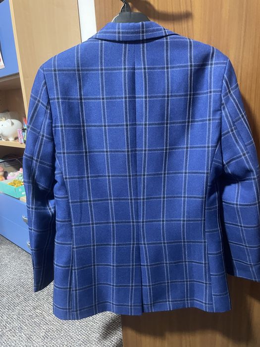 Sacou, pantaloni su vesta 50 lei bucata