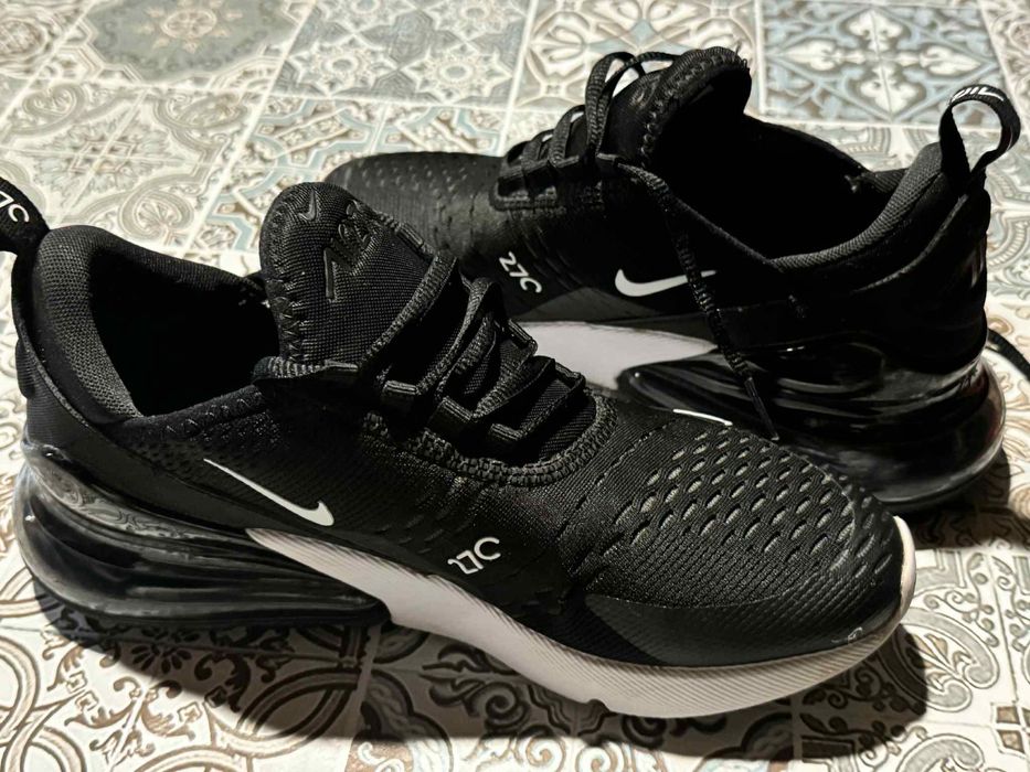 Дамски обувки Nike Air Max 270