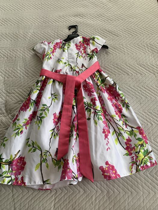 Продам праздничное платье для девочки